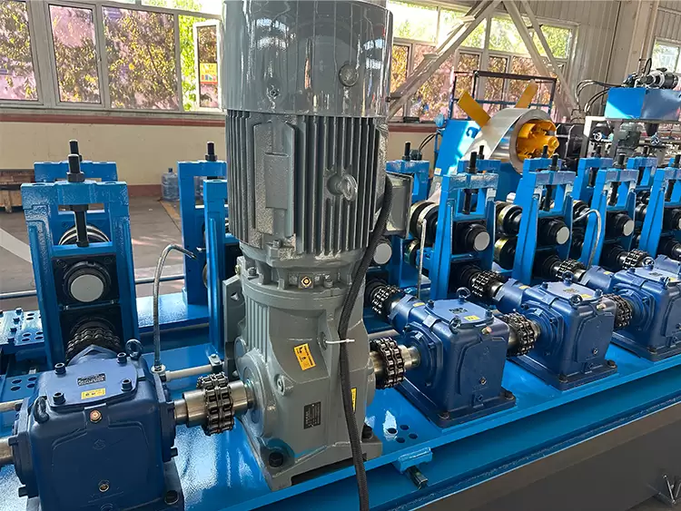 High-Speed Cable Tray Machine vs Standard Machine