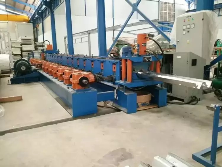 w beam crash barrier machine