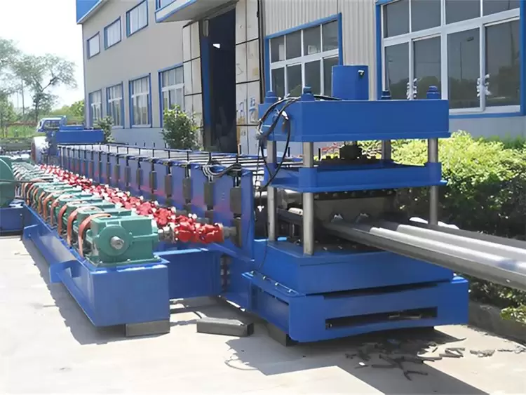 highway guardrail roll forming machine