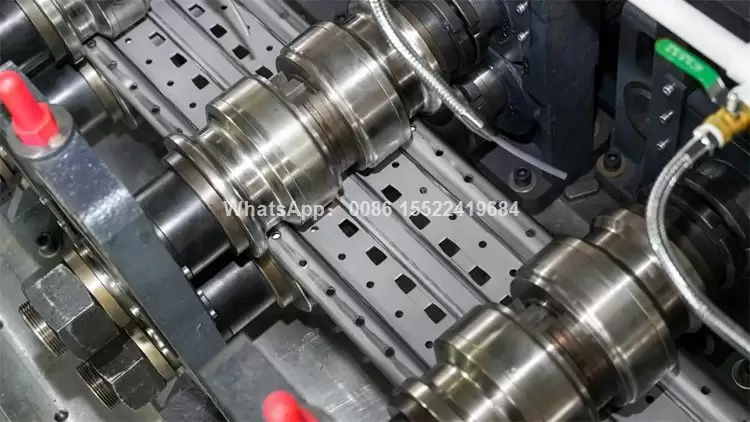 upright roll forming machine