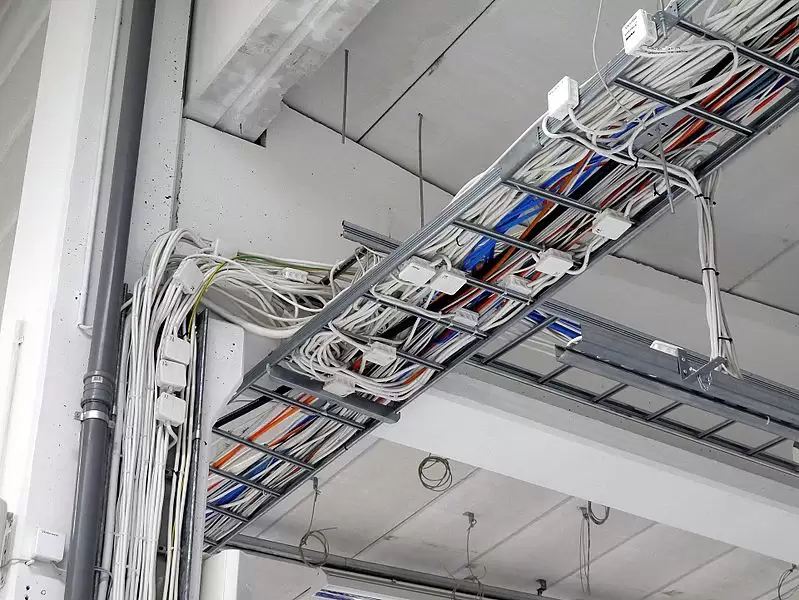 cable ladder machine